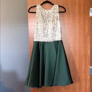 Sequined green cocktail dress